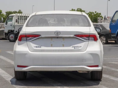 2025 Toyota Corolla 1.8 Litres 4-cylinder Hybrid Engine White Black Sedan Automatic