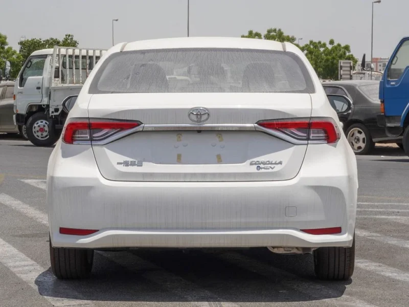 2025 Toyota Corolla 1.8 Litres 4-cylinder Hybrid Engine White Black Sedan Automatic