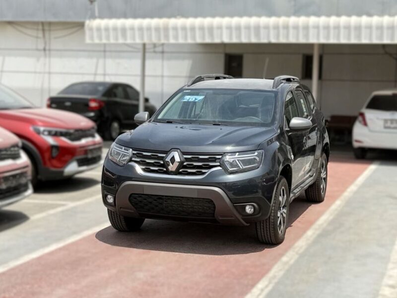 2025 Renault Duster 1.6-litre 4-cylinder In-Line Petrol Engine Grey Black SUV GCC Specs