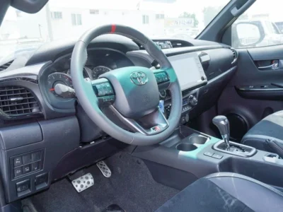 2025 Toyota Hilux GR SPORT 2.8L 4 Cylinders DIESEL Engine White Black Pickup Truck GCC