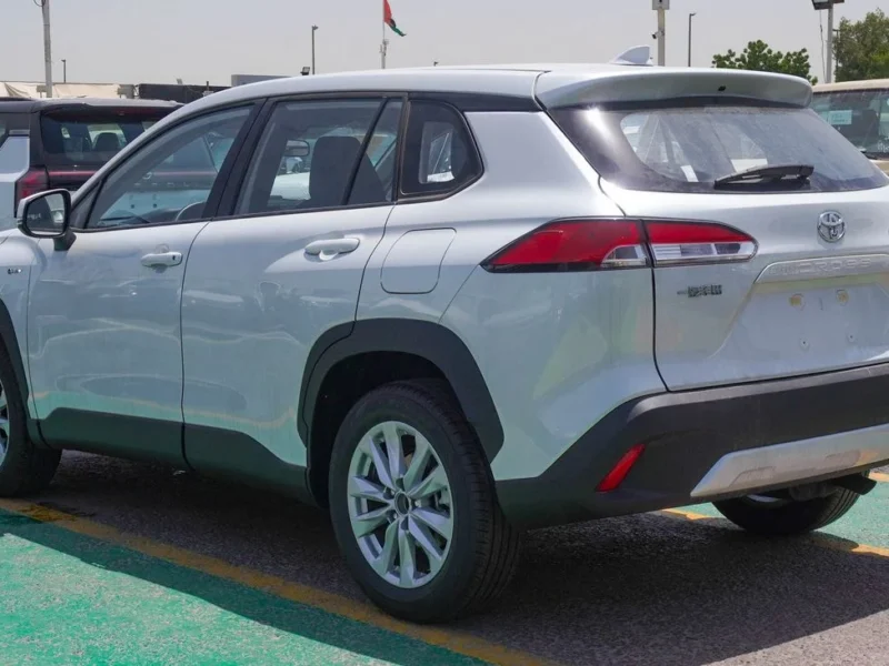 2025 Toyota Corolla Cross HEV 1.8-liter 4-cylinder Hybrid Engine White Black SUV GCC