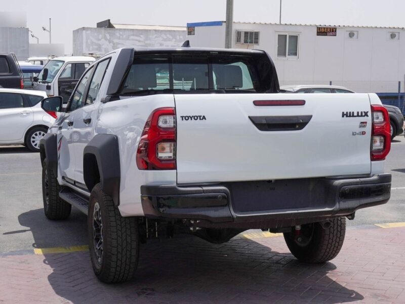 2025 Toyota Hilux GR SPORT 2.8L 4 Cylinders DIESEL Engine White Black Pickup Truck GCC