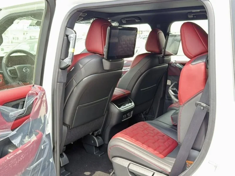 2025 Nissan Patrol LE Platinum City 3.5-liter twin-turbo V6 Engine White Red SUV GCC Specs