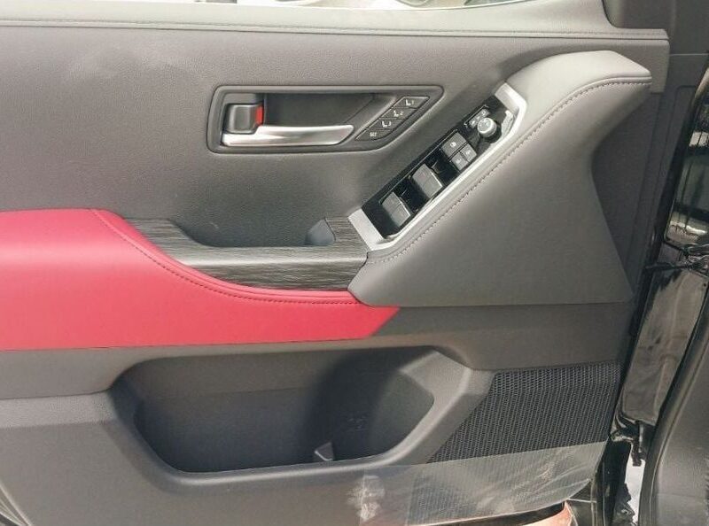 2024 Toyota Land Cruiser 300 VXR 3.5-liter twin-turbo V6 Engine Black Red SUV GCC Specs