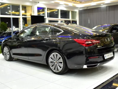 2022 Hongqi H5 Luxury 4 Cylinder Petrol Engine Black Red Sedan GCC Specs