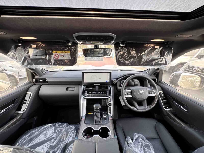 2025 Toyota Land Cruiser 300 VXR 3.3L Twin-Turbo V6 Diesel RHD Black SUV Automatic