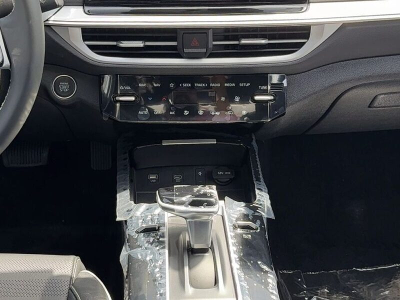 2024 Kia K3 Luxury 1.5 Litres 4 Cylinders Petrol Engine White Black Sedan Automatic