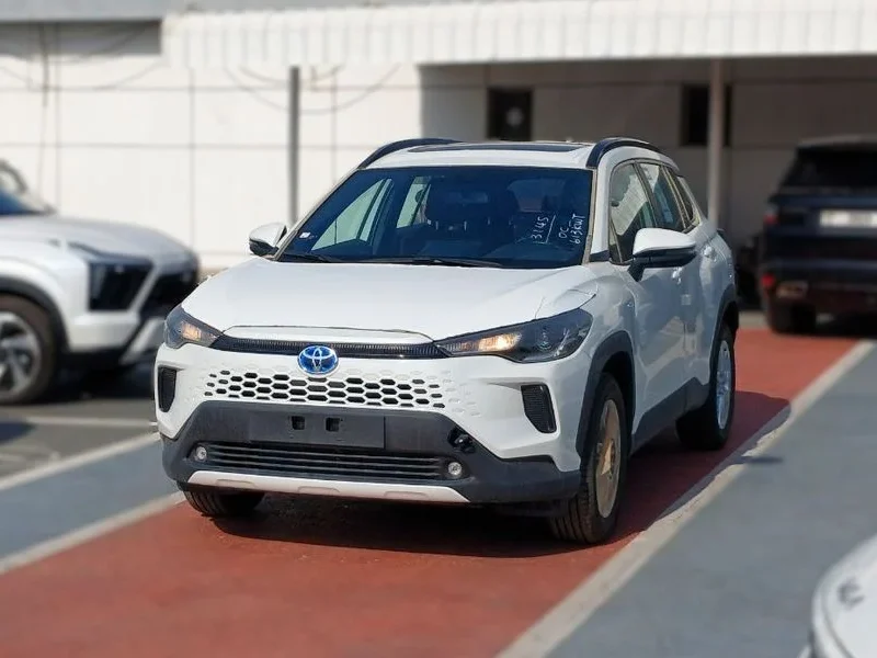 2025 Toyota Corolla Cross 1.8 Litres 4 Cylinders Hybrid Engine White Red SUV GCC Specs