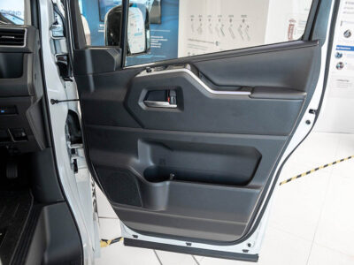 2026 Toyota Majesty Grande 2.8L Inline 4-cylinder Diesel Engine White Black MPV