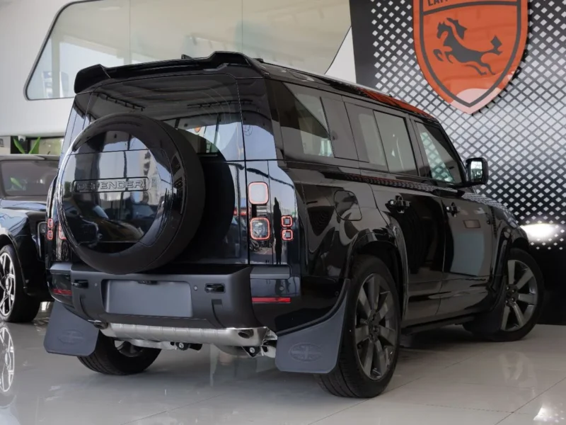 2026 LAND ROVER DEFENDER 110 X-DYNAMIC HSE P400 3.0L 6 Cylinders Petrol Engine Black Tan SUV