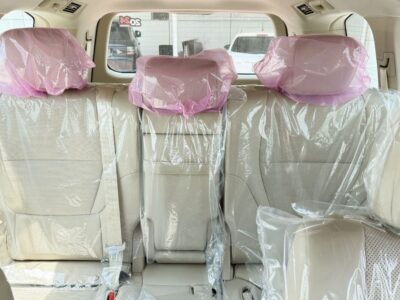 2025 Toyota Land Cruiser 300 GXR 4.0 Litres 6 Cylinders Petrol Engine White Beige SUV GCC Specs