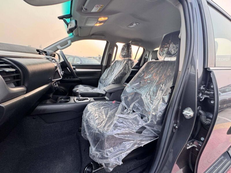 2025 Toyota Hilux Double Cab RHD 2.8L 4-cylinder Diesel Engine Grey Black Pickup Truck