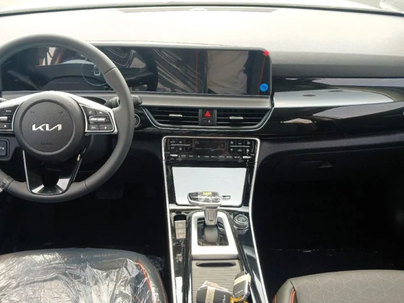 2025 Kia Seltos 1.5 Litres 4 Cylinders Petrol Engine White Black SUV Chinese Specs