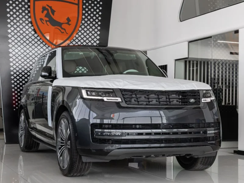2026 Land Rover Range Rover Vogue P530 Autobiography 4.4 L V8 Engine Grey Tan SUV GCC Specs