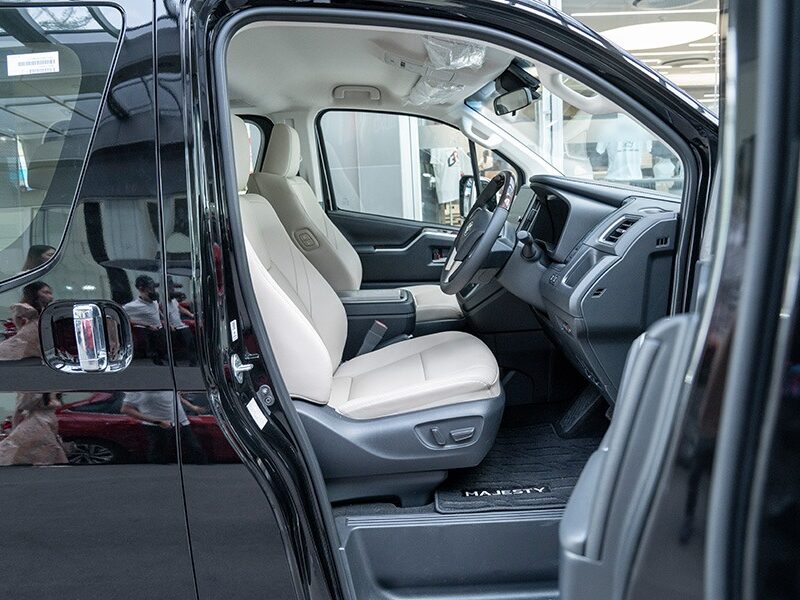 2026 Toyota Majesty Grande 2.8L Inline 4-cylinder Diesel Engine Black Beige MPV