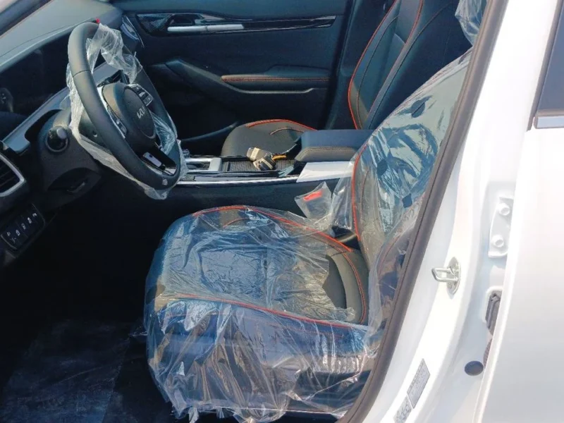 2025 Kia Seltos 1.5 Litres 4 Cylinders Petrol Engine White Black SUV Chinese Specs