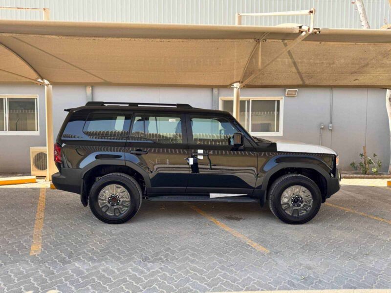2025 Toyota Land Cruiser Prado 2.8L 4-cylinder Turbo Diesel Engine Black SUV