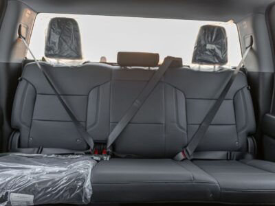 2025 CHEVROLET SILVERADO V8 Petrol Engine 5.3 Litres 4WD GCC Specs White Black Pickup