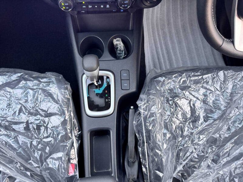 2025 Toyota Hilux Double Cab RHD 2.8L 4-cylinder Diesel Engine Grey Black Pickup Truck