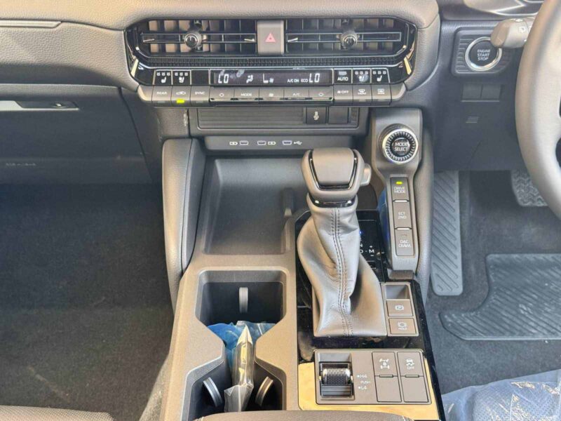 2025 Toyota Land Cruiser Prado 2.8L 4-cylinder Turbo Diesel Engine Black SUV