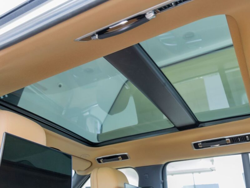 2024 Land Rover Range Rover HSE P530 4.4 Litres 8 Cylinders Petrol Engine Gold Brown SUV GCC