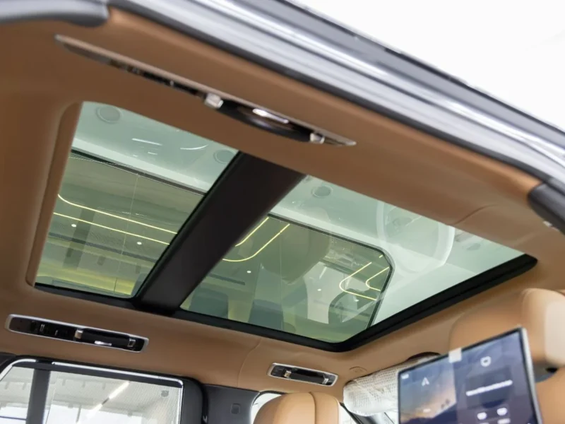 2026 Land Rover Range Rover Vogue P530 Autobiography 4.4 L V8 Engine Grey Tan SUV GCC Specs