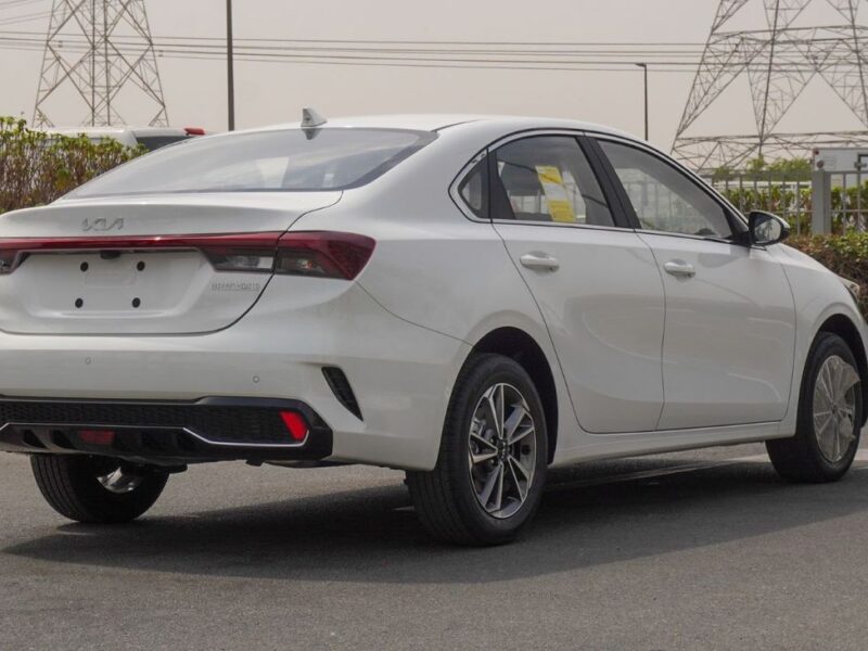 2025 Kia K3 Comfort 1.5 Litres 4 Cylinders Petrol Engine White Black Sedan Chinese Specs