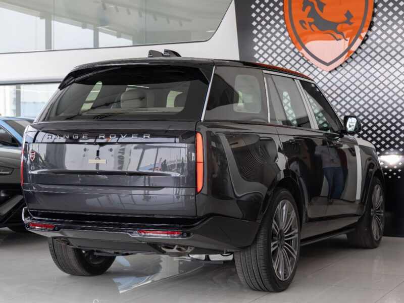 2026 Land Rover Range Rover Vogue P530 Autobiography 4.4 L V8 Engine Grey Tan SUV GCC Specs
