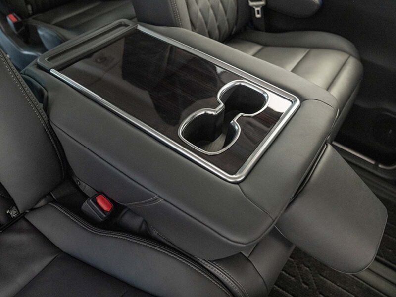 2026 Toyota Majesty Grande 2.8L Inline 4-cylinder Diesel Engine White Black MPV