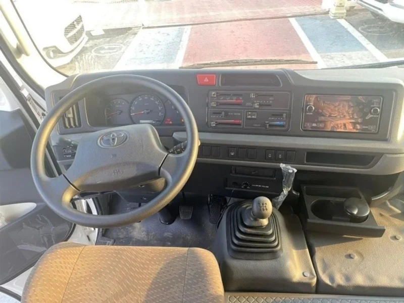 2024 Toyota Coaster 4.2L 6 Cylinders Diesel Engine 1HZ 30-Seater White Beige Bus Manual