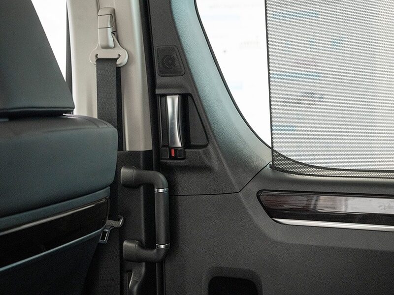 2026 Toyota Majesty Grande 2.8L Inline 4-cylinder Diesel Engine Black Beige MPV