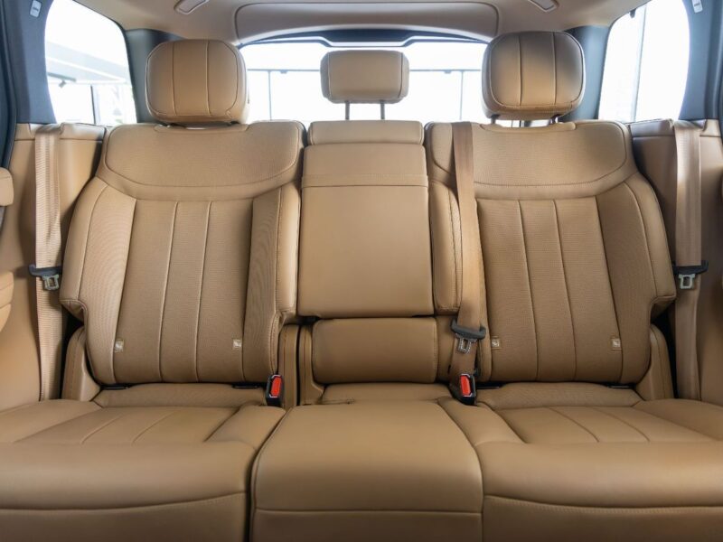 2024 Land Rover Range Rover HSE P530 4.4 Litres 8 Cylinders Petrol Engine Gold Brown SUV GCC