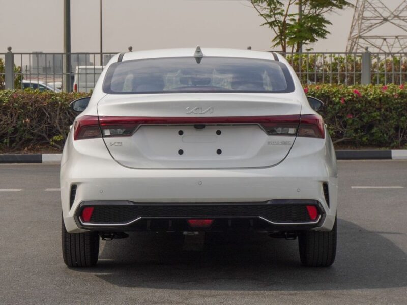 2025 Kia K3 Comfort 1.5 Litres 4 Cylinders Petrol Engine White Black Sedan Chinese Specs