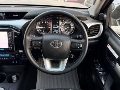 2025 Toyota Hilux Double Cab RHD 2.8L 4-cylinder Diesel Engine Grey Black Pickup Truck