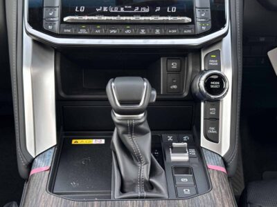 2025 Toyota Land Cruiser 300 VXR 3.3L Twin-Turbo V6 Diesel RHD Black SUV Automatic