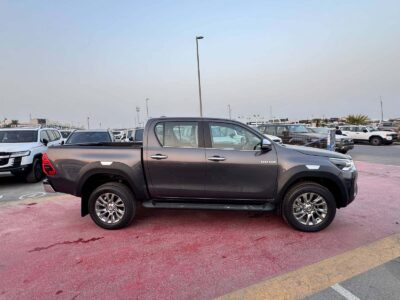 2025 Toyota Hilux Double Cab RHD 2.8L 4-cylinder Diesel Engine Grey Black Pickup Truck