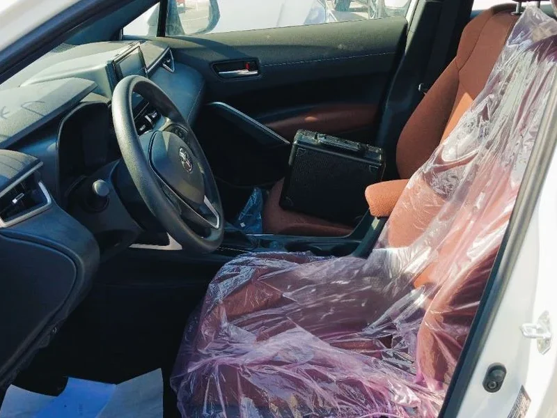 2025 Toyota Corolla Cross 1.8 Litres 4 Cylinders Hybrid Engine White Red SUV GCC Specs