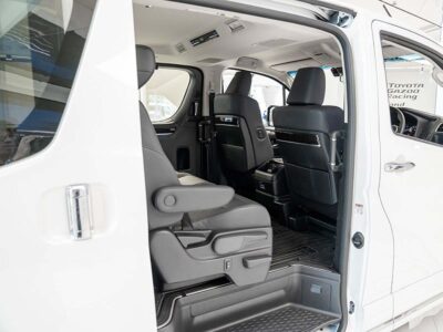 2026 Toyota Majesty Grande 2.8L Inline 4-cylinder Diesel Engine White Black MPV