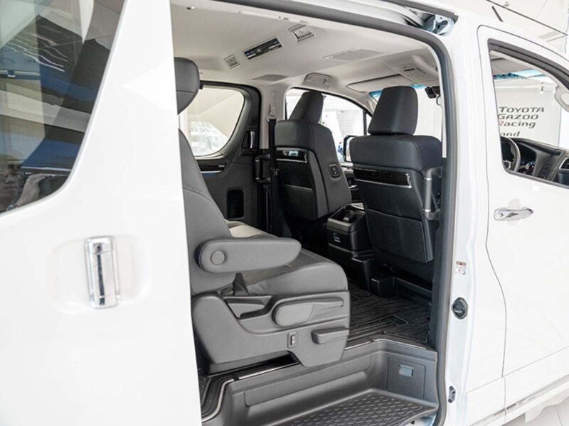 2026 Toyota Majesty Grande 2.8L Inline 4-cylinder Diesel Engine White Black MPV