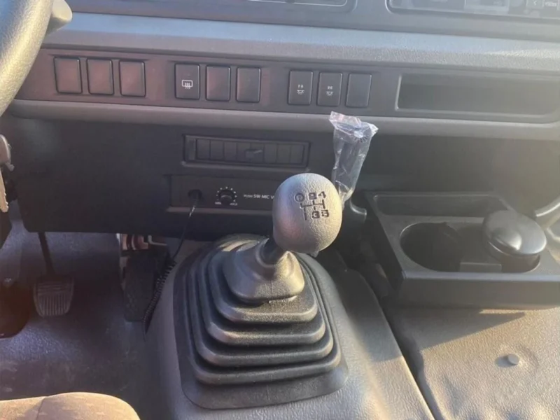 2024 Toyota Coaster 4.2L 6 Cylinders Diesel Engine 1HZ 30-Seater White Beige Bus Manual