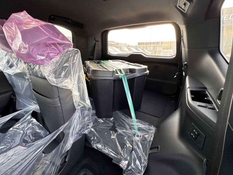 2025 Toyota Land Cruiser 300 VXR 3.3L Twin-Turbo V6 Diesel RHD Black SUV Automatic