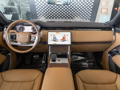 2024 Land Rover Range Rover HSE P530 4.4 Litres 8 Cylinders Petrol Engine Gold Brown SUV GCC