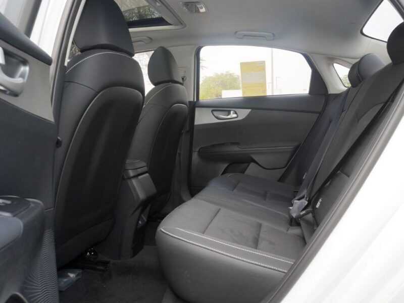 2025 Kia K3 Comfort 1.5 Litres 4 Cylinders Petrol Engine White Black Sedan Chinese Specs