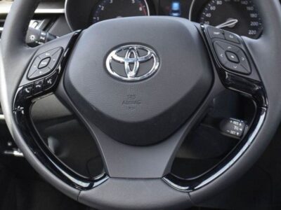 2022 Toyota C-HR Suffix Z2 1.2 Litres 4 Cylinders Petrol Engine AWD White Black SUV