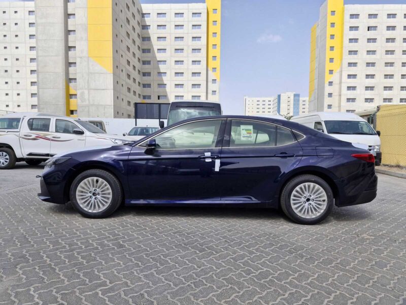 2025 Toyota Camry 2.5-liter 4-cylinder Petrol Engine Blue Beige Sedan GCC Specs