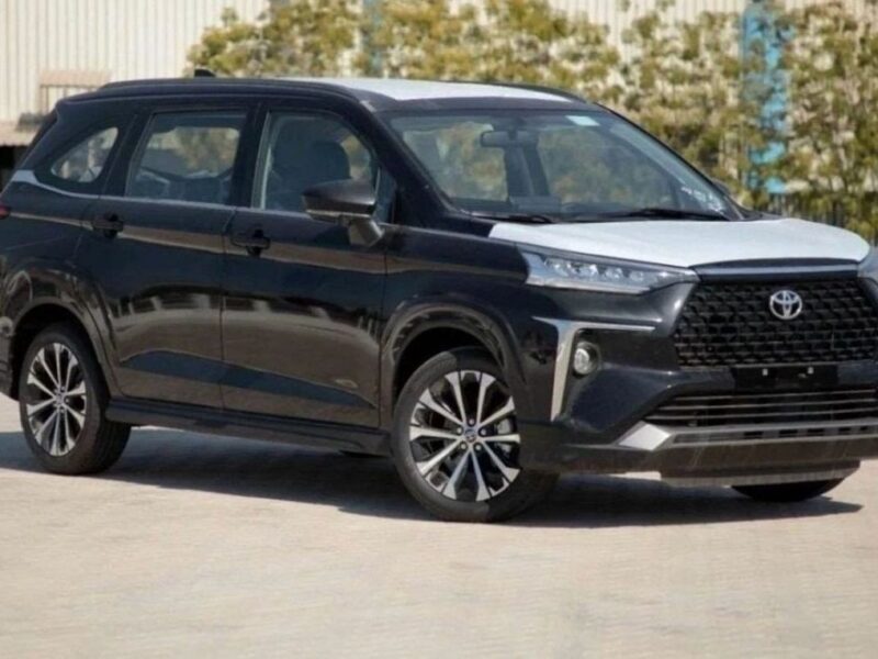 2023 Toyota Veloz 1.5 Litres 4 Cylinders Petrol Engine Black SUV Automatic