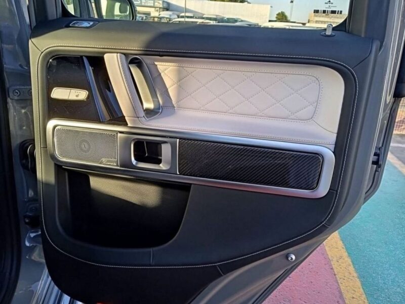 2022 Mercedes-Benz AMG G 63 4.0L twin-turbo V8 Engine Grey White SUV GCC Specs