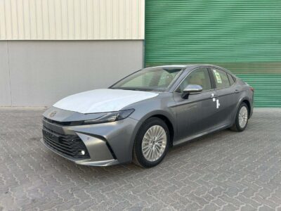 2025 Toyota Camry 2.5-liter 4-cylinder Petrol Engine Grey Beige Sedan GCC Specs