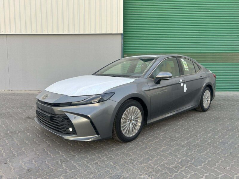 2025 Toyota Camry 2.5-liter 4-cylinder Petrol Engine Grey Beige Sedan GCC Specs