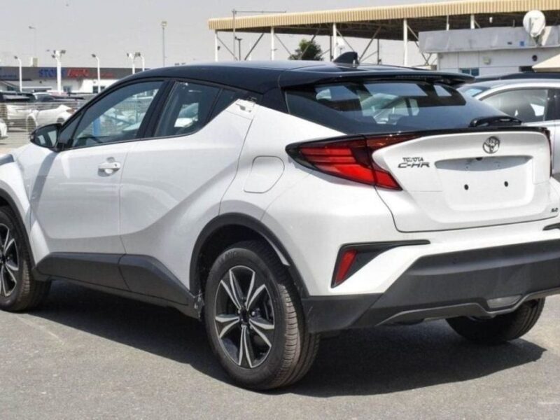 2022 Toyota C-HR Suffix Z2 1.2 Litres 4 Cylinders Petrol Engine AWD White Black SUV